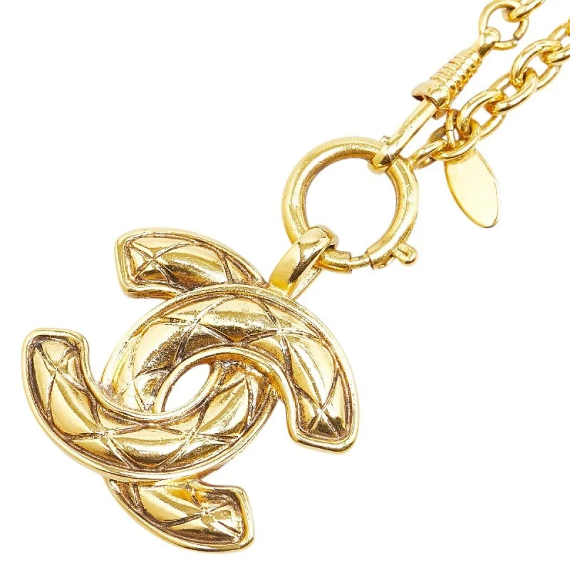 Fluid shape necklaces-Chanel Matelasse  Necklace (Pre-Owned)