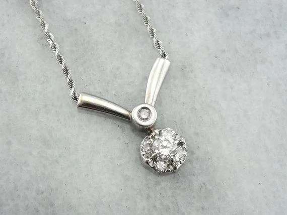 Spring clasp necklaces-Retro Era Illusion Diamond Necklace in White Gold