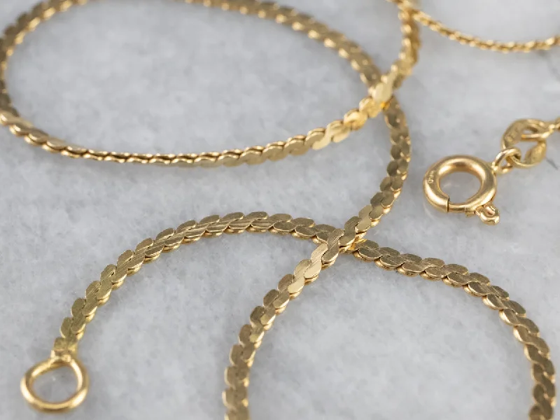 Circular pendant necklaces-18K Gold Serpentine Chain Necklace