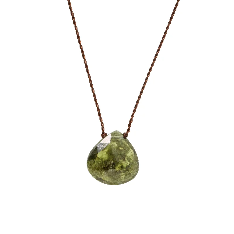 Galaxy star necklaces-Green Garnet Necklace