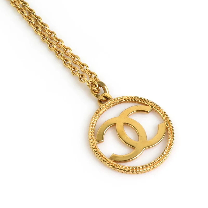 Hidden clasp necklaces-Chanel  Metal Necklace (Pre-Owned)