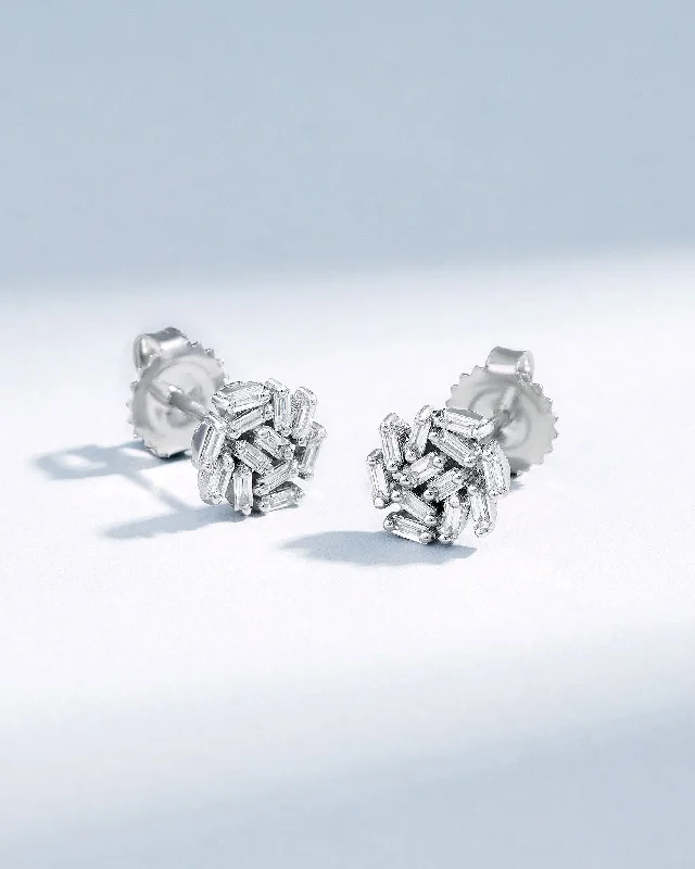 Uneven earrings-Uneven earrings-Classic Diamond Round Studs