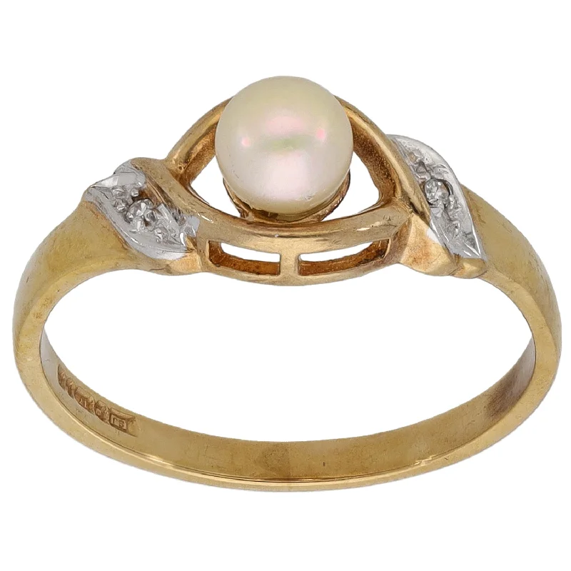 Wide stone rings-9ct Gold Cultured Pearl & 0.01ct Diamond Dress/Cocktail Ring Size M