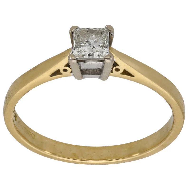 Uneven rings-18ct Gold 0.33ct Diamond Solitaire Ring Size L