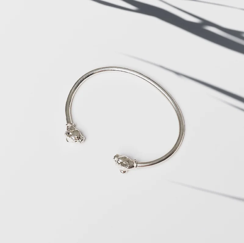 Wave pattern bracelets-Lioness Cuff in Silver