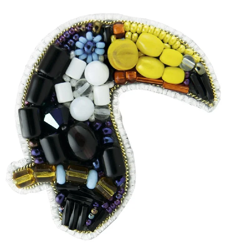 Daisy motif brooches-BP-260C Beadwork kit for creating brooch Crystal Art "Toucan"