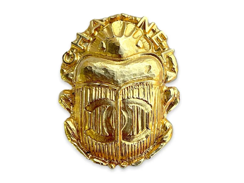 Retro deco brooches-Chanel 19A Egypt Gold Scarab Brooch Paris-New York BG0