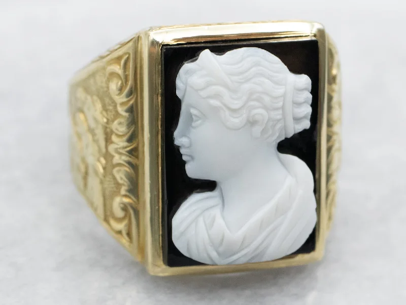 Retro cameo rings-Wild Horses Antique Hardstone Cameo Green Gold Ring