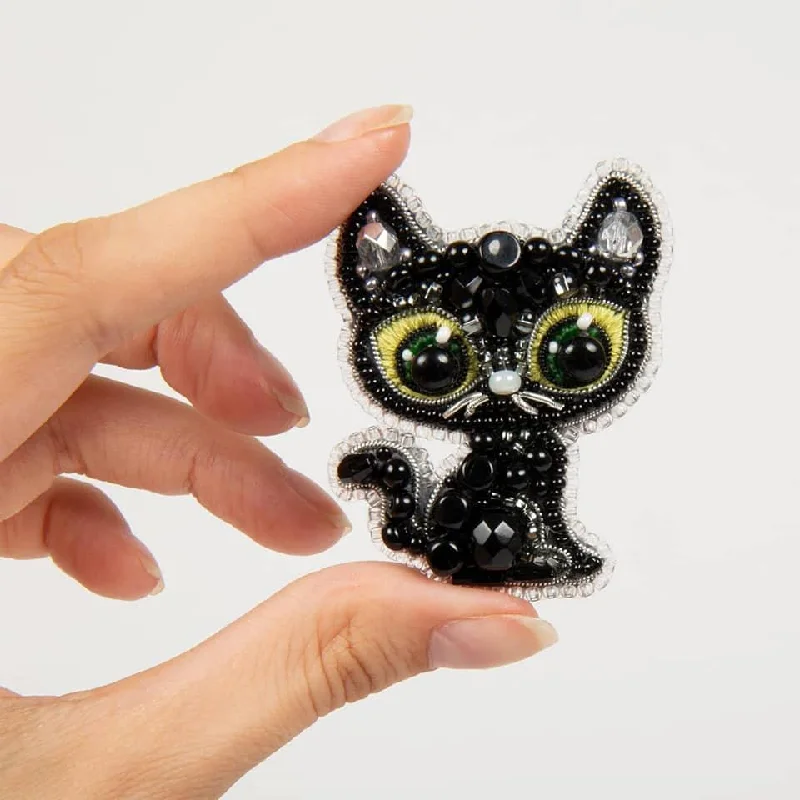 Crafted artisan brooches-BP-330C Beadwork kit for creating brooch Crystal Art "Black cat"