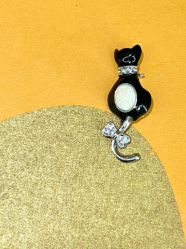 Painted enamel brooches-Canadian Champagne Jade Cat Pendant / Brooch / Pin Silver Colour