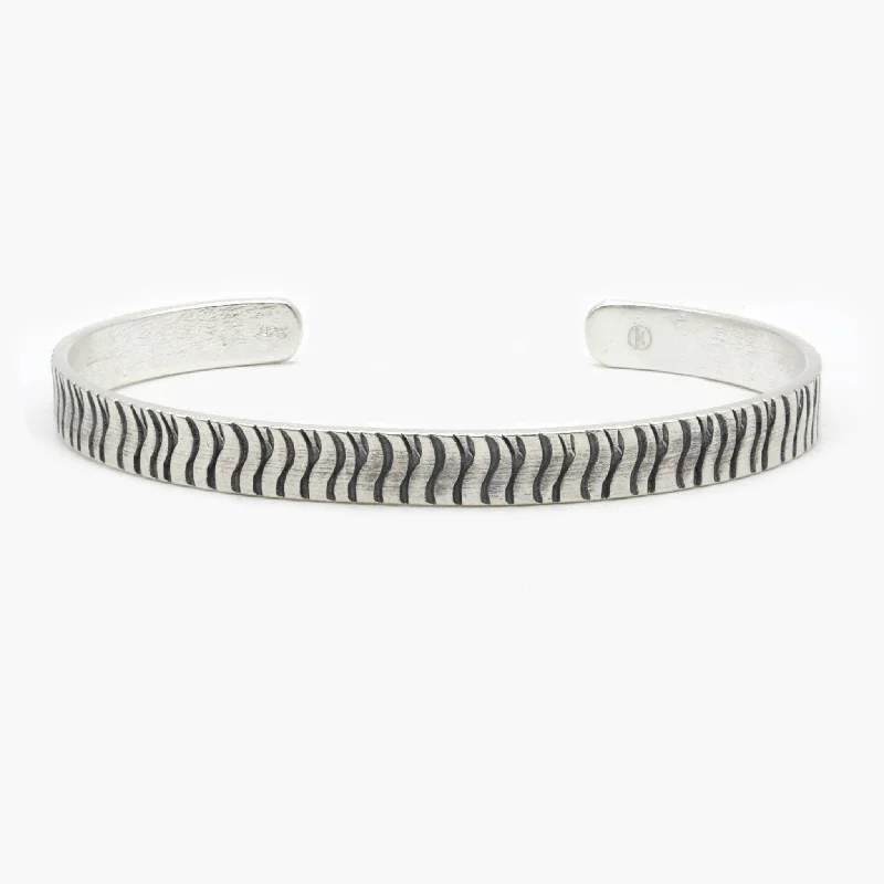 Linked chain bracelets-Hand-forged "Arnette" Silver Bangle