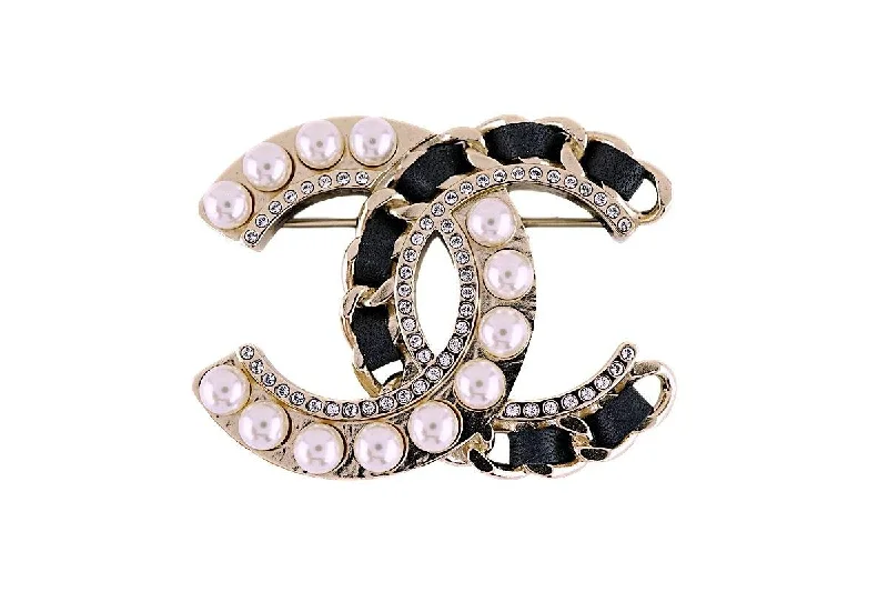 Protective eye brooches-NIB Chanel Pearl Crystal Leather and Gold Chain Brooch AB0128