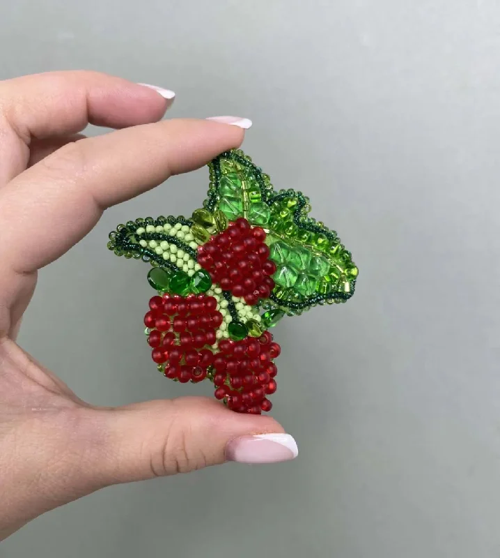 Carved wood brooches-Beadwork kit for creating brooch Crystal Art "Raspberries" BP-351C